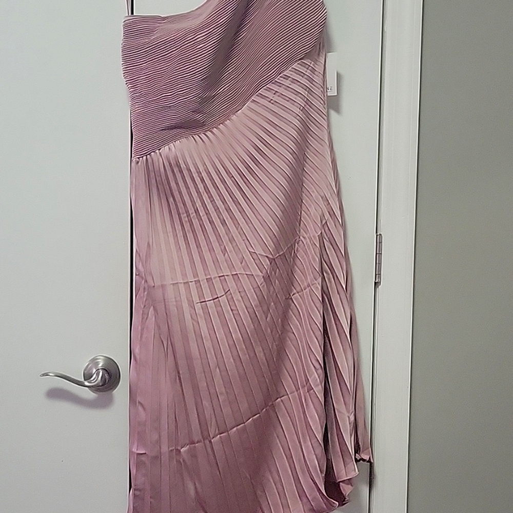 Rene Ruiz Collection off the shoulder blush pleated size L/8 cocktail dress.